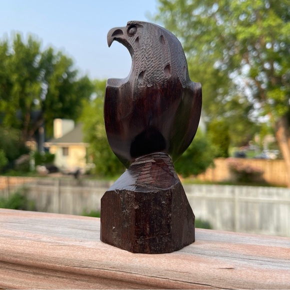 Vintage Wooden Hand Carved Bird Eagle Hawk Statue Figurine Solid Wood 5.5” - Picture 5 of 7